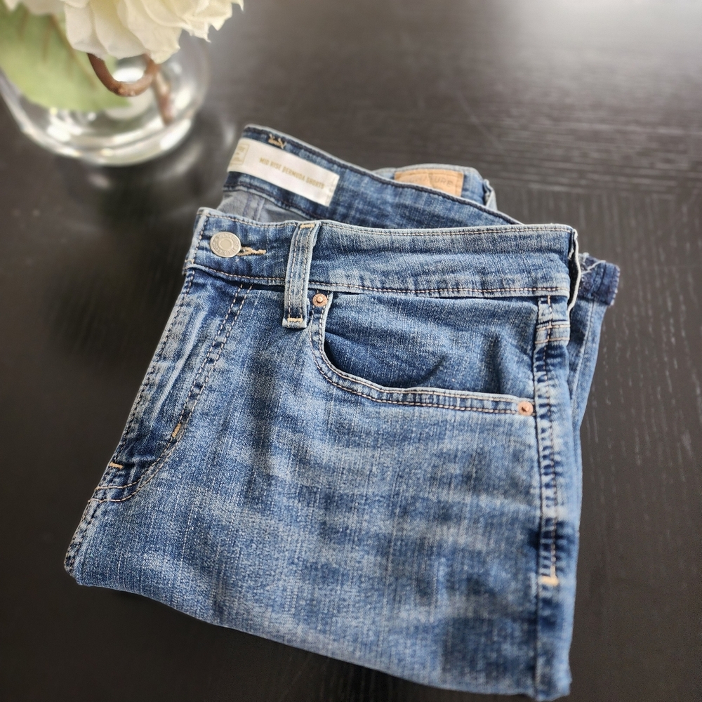Levi Strauss Denim Mid-Rise Bermuda Shorts Boat Coastal Casual Classic Sz 12 EUC - Picture 4 of 14